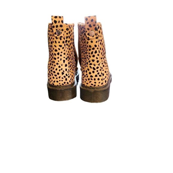 NWT Pierre Dumas Amora 1 Cheetah Combat Boot  Size 9  Heel=1" - Picture 3 of 6